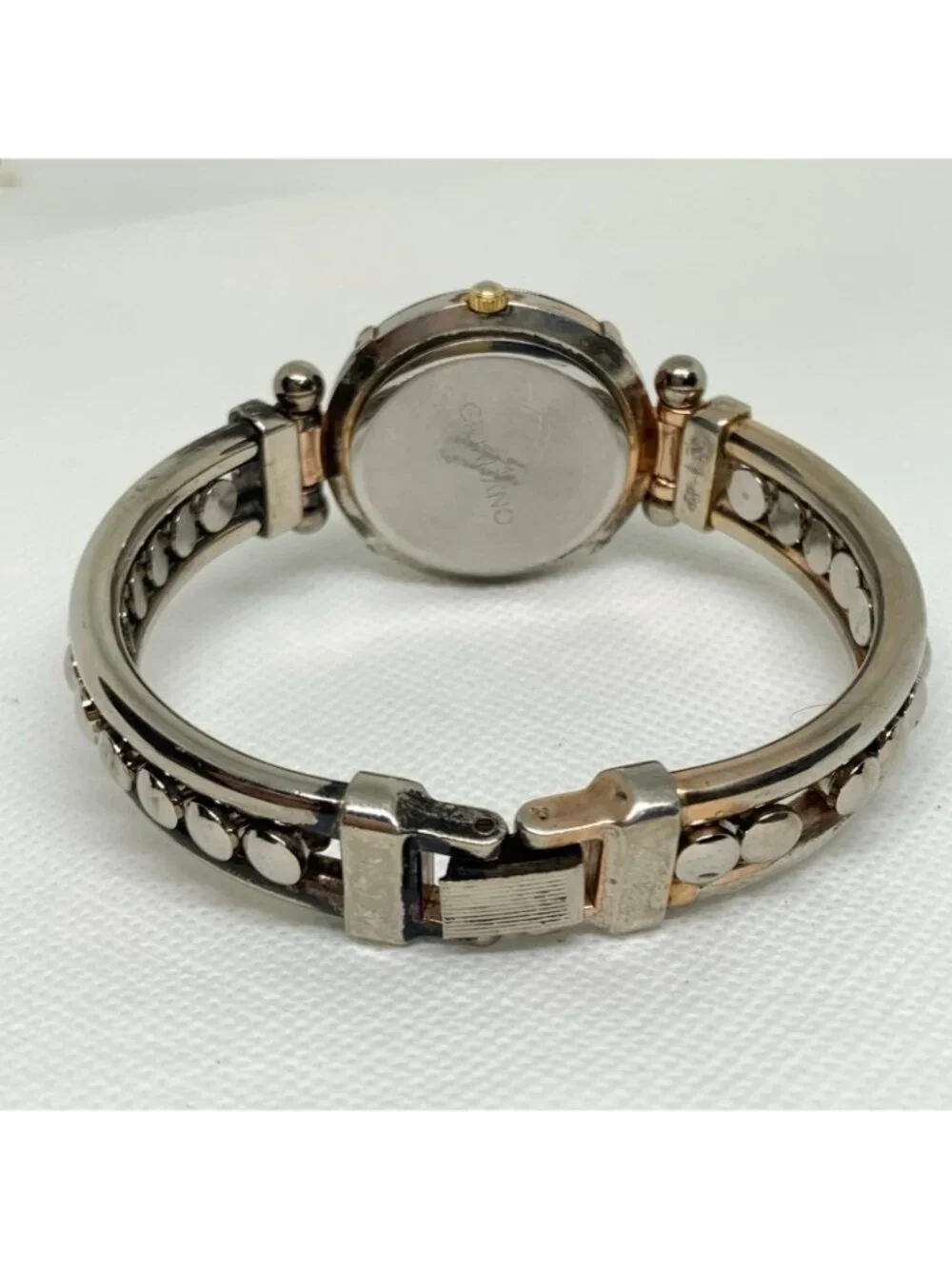 Vintage Giordano women’s watch 32mm quartz analog silver tone size 7” running